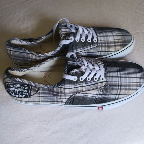 Levi's Other - Levi's men's plaid sneakers size 12